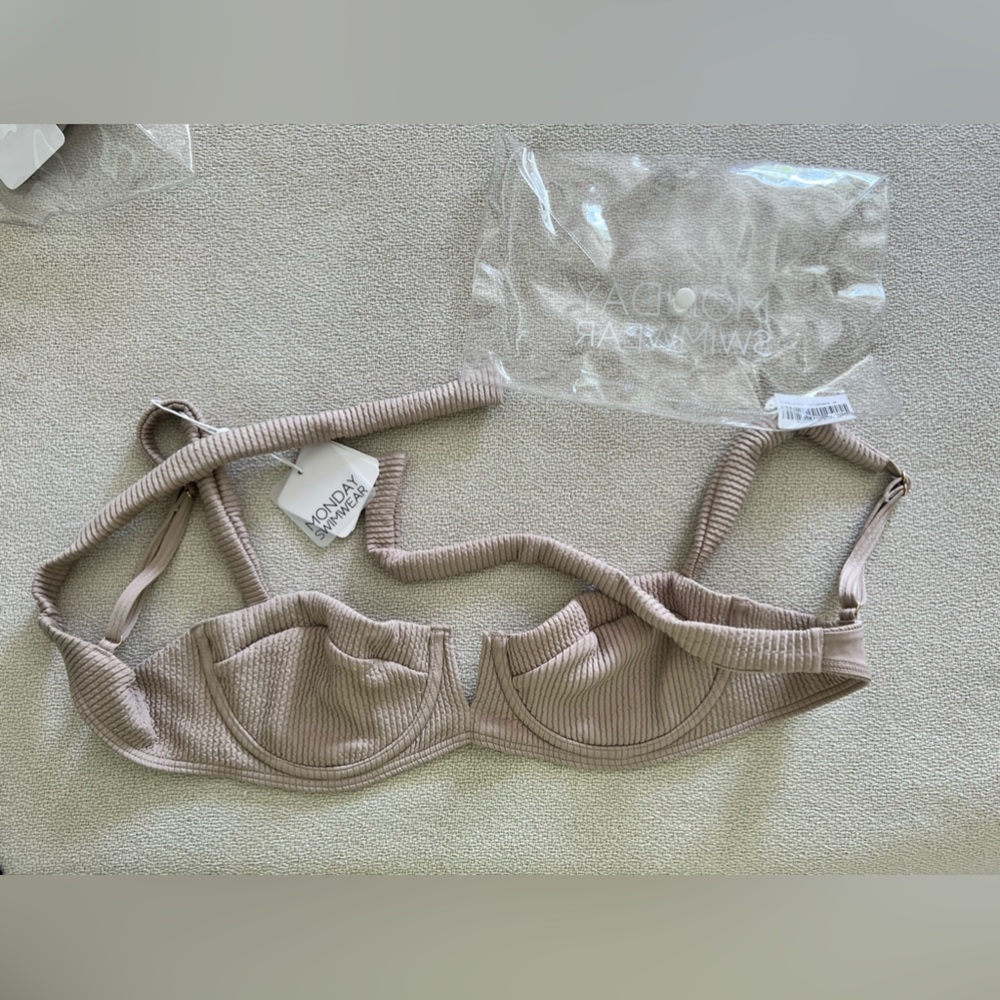 Monday Swimwear CLOVELLY TOP - oat crinkle